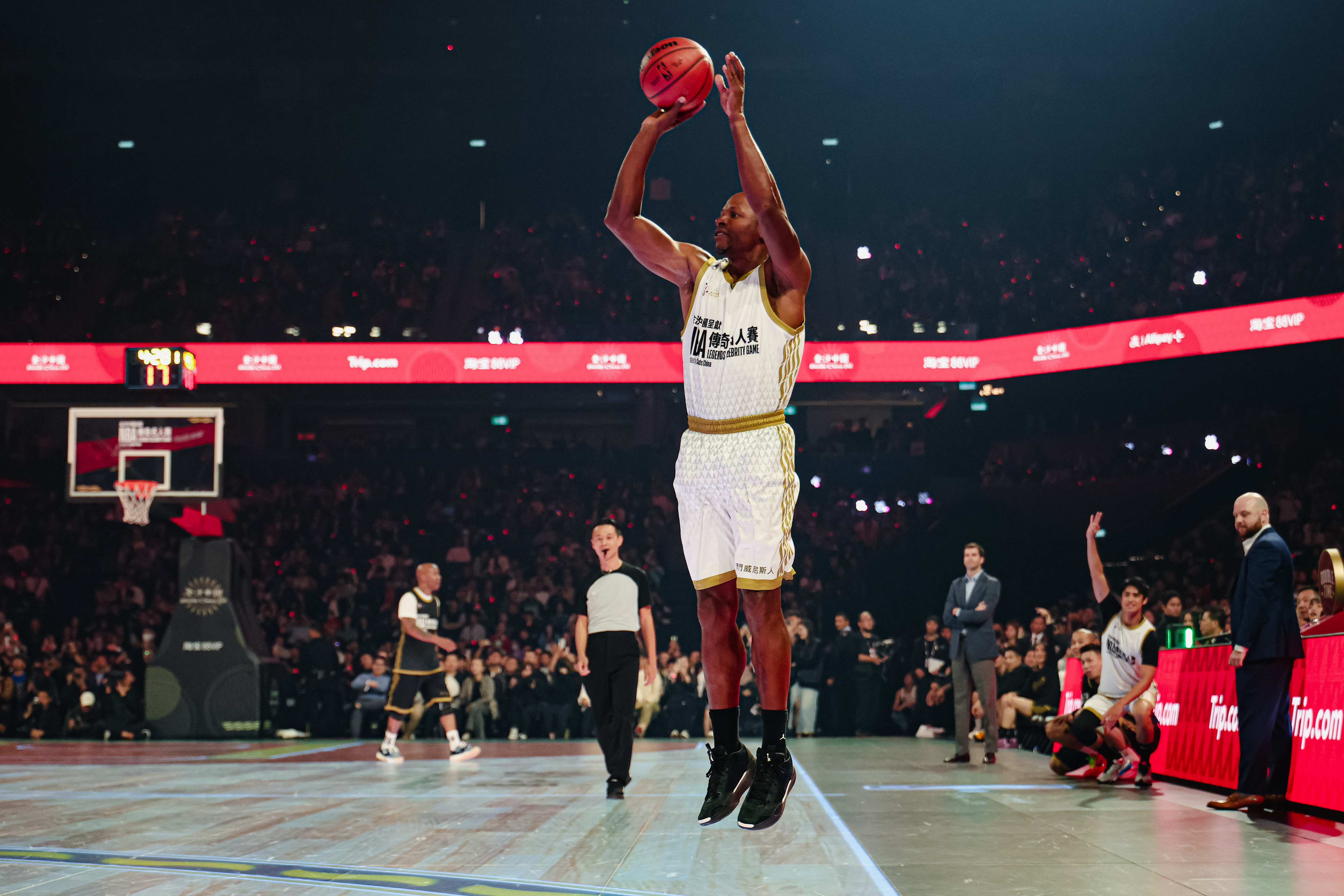 场面火爆！NBA观众席沸腾不已的简单介绍