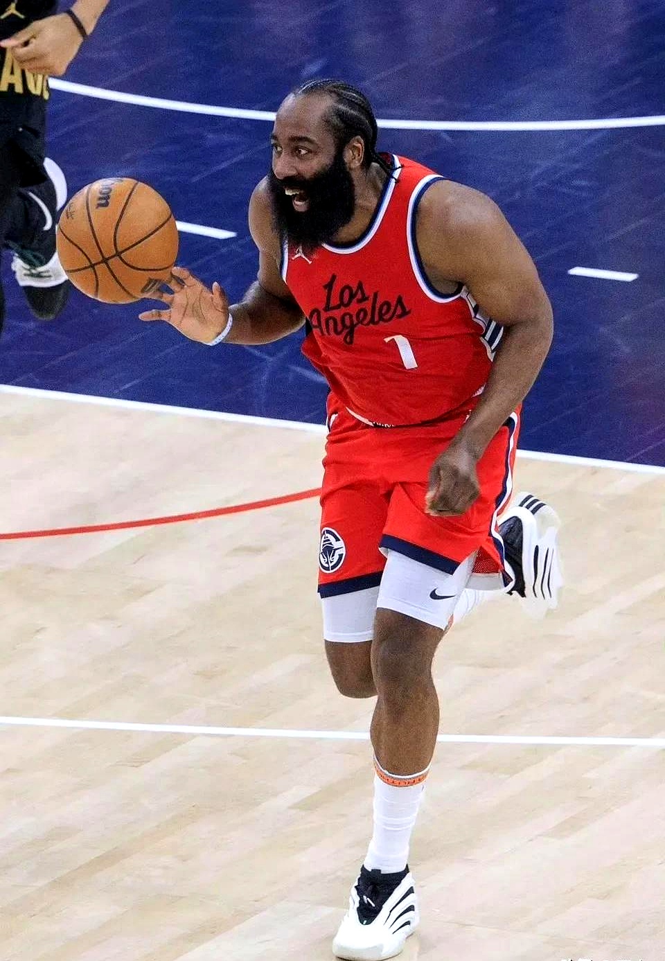 开云体育官网-包含深圳队翻盘76人，哈登统治全场的词条