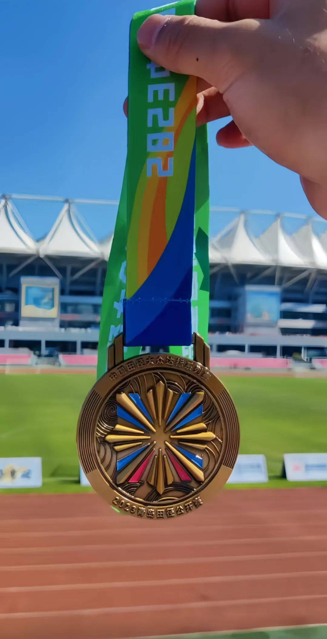 士气高昂奋勇拼搏，球队冲击星级奖杯