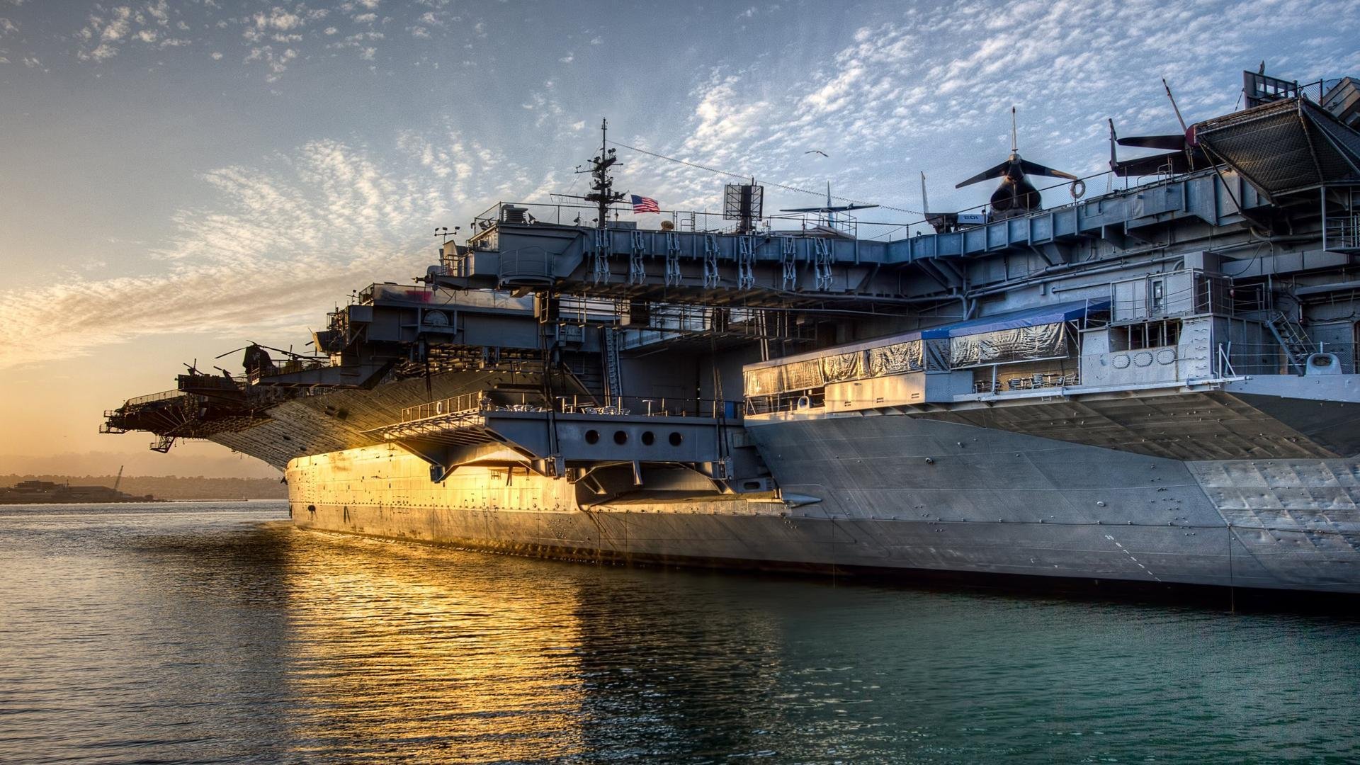 塔图姆闪耀引爆光谱中心，黄蜂蛰刺狂舞吞没活塞