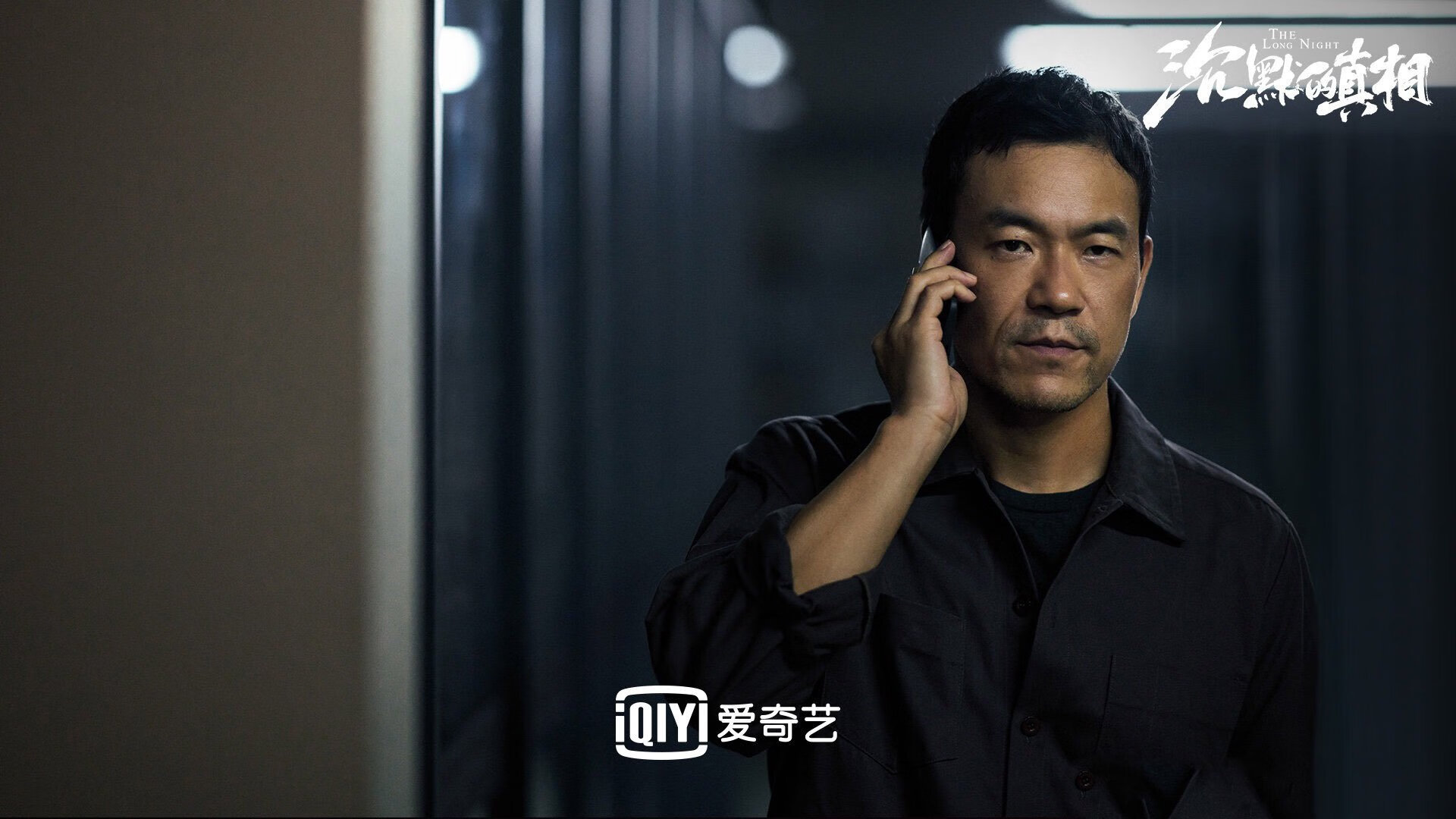 绿茵激情对决，篮球火焰燃烧，体育之夜的跨时空交响