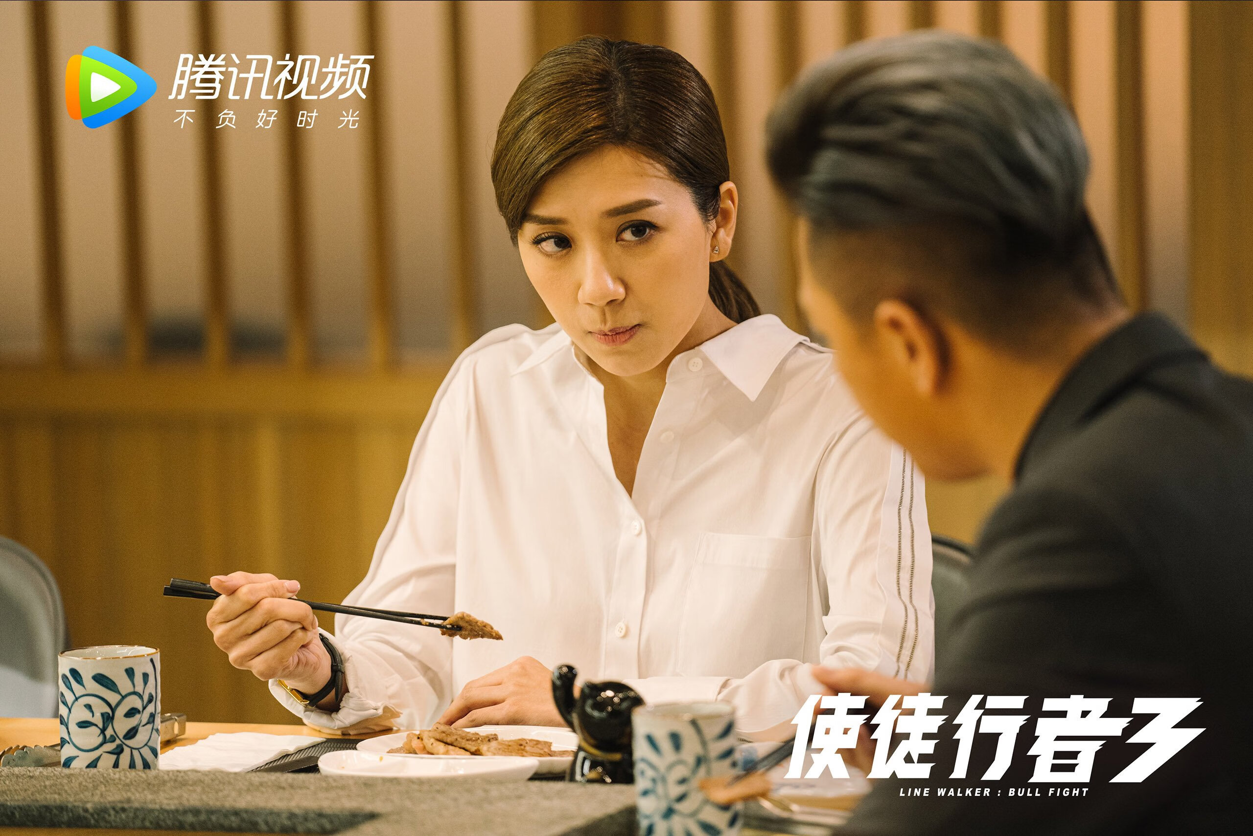 沙漠绿洲的奇迹,当越南的闪电撕裂卡塔尔防线,C罗的孤勇照亮A组生死局